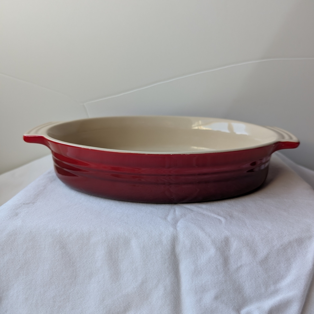 Le Creuset Red Oval Stoneware Baking Dish Tab Handles - Picture 4 of 12